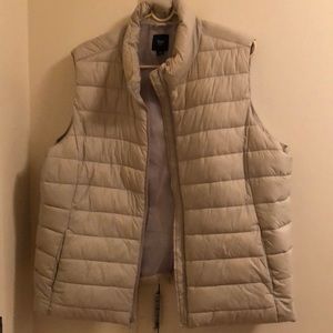 Gap puffer vest